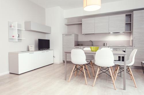 tavolo cucina appartamento 304